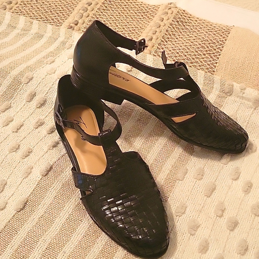 Trotters woven flats